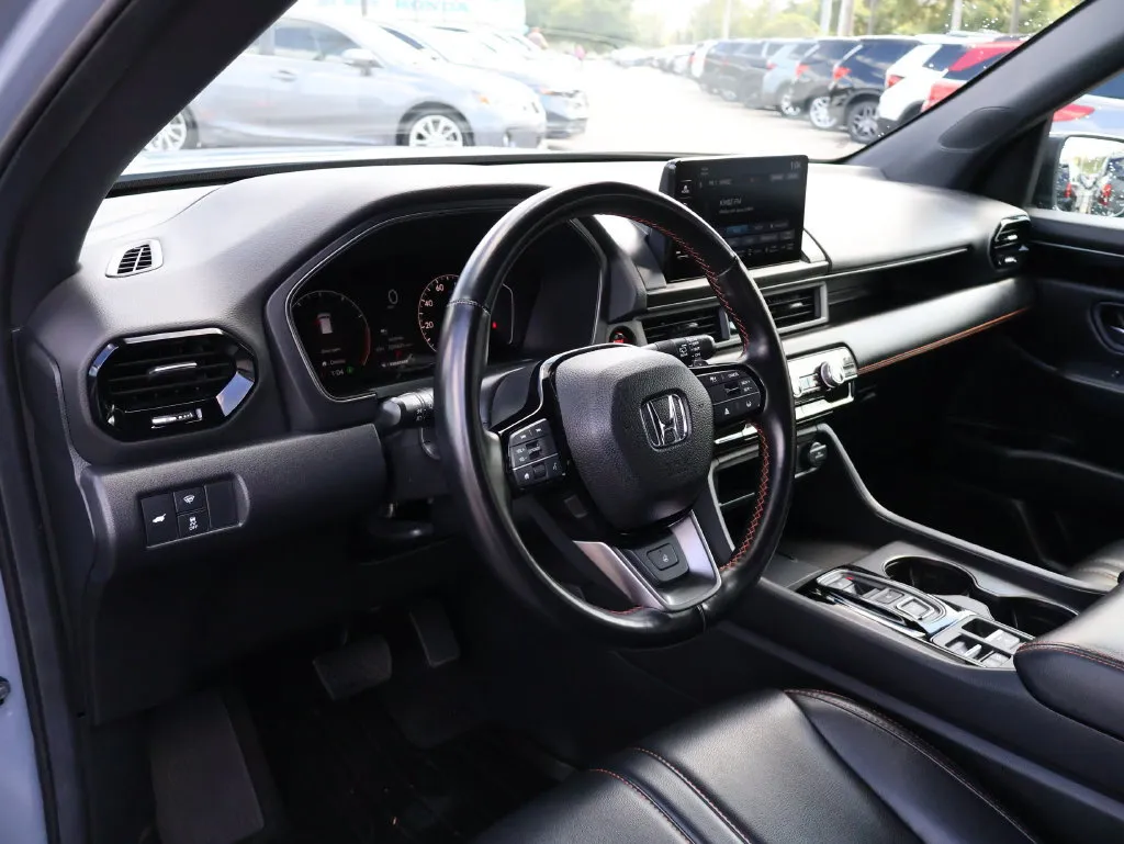 2025 Honda Pilot TrailSport - Photo 17