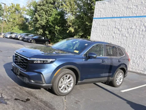 More photos of 2024 Honda CR-V EX-L at Jay Wolfe Honda, MO