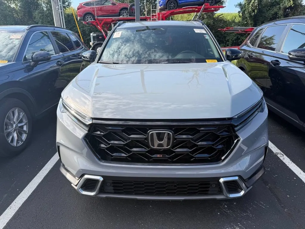 Used 2024 Honda CR-V Sport Touring with VIN 7FARS6H9XRE078392 for sale in Kansas City