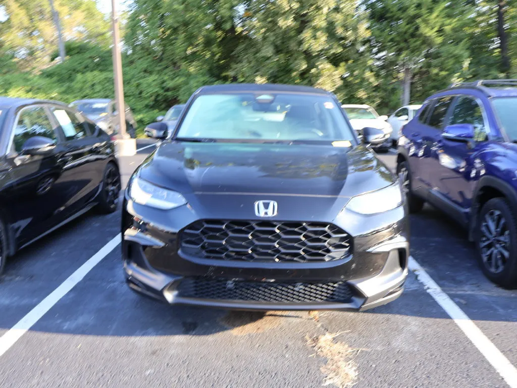 Used 2024 Honda HR-V LX with VIN 3CZRZ2H33RM743683 for sale in Kansas City