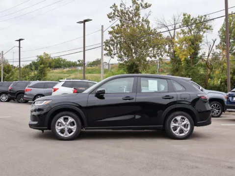 More photos of 2024 Honda HR-V LX at Jay Wolfe Honda, MO
