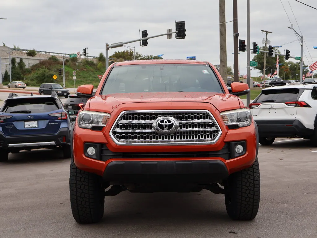 Used 2016 Toyota Tacoma TRD Off Road with VIN 5TFCZ5AN0GX032345 for sale in Kansas City