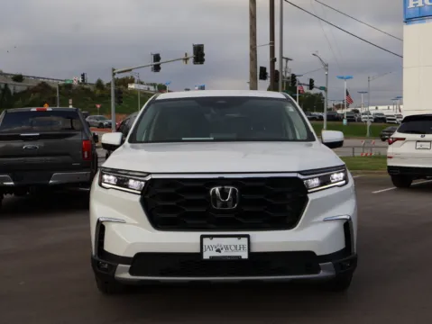 Photos of 2024 Honda Pilot EX-L 8 Passenger for sale in Kansas City, MO at Jay Wolfe Honda