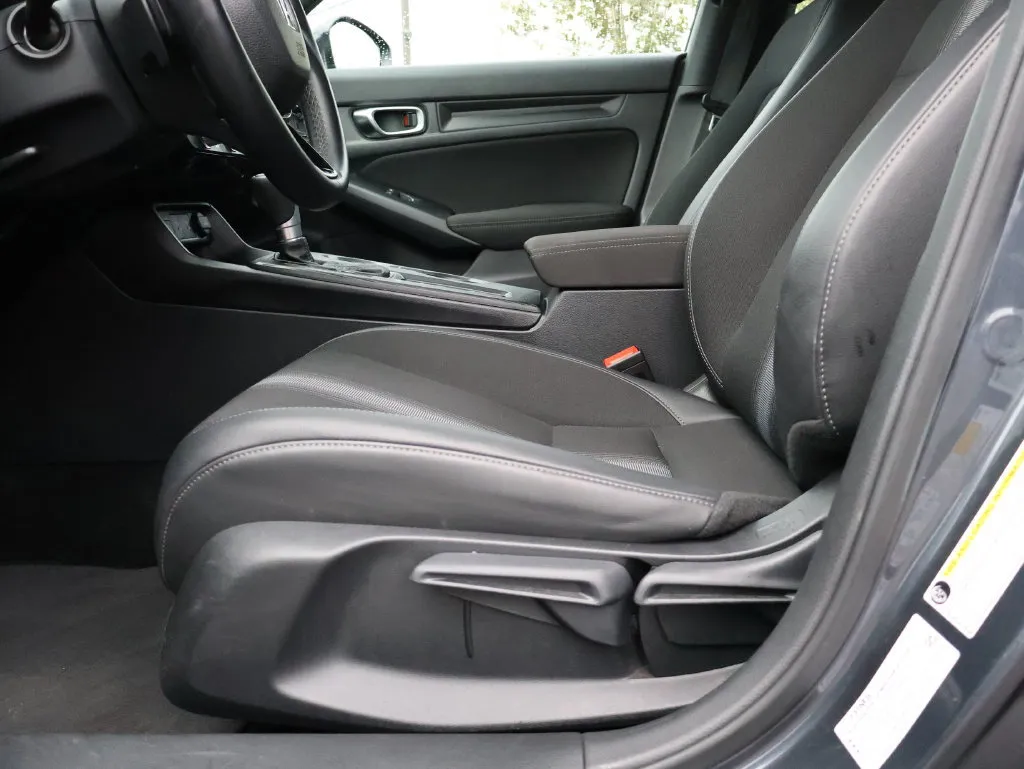 2025 Honda Civic Sport - Photo 29
