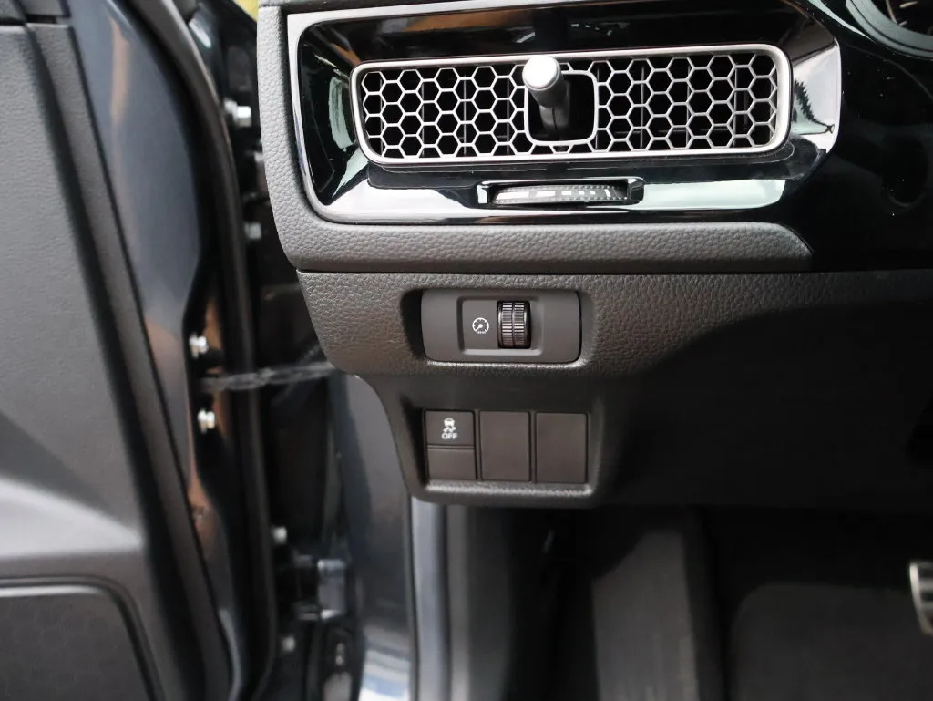 2025 Honda Civic Sport - Photo 27