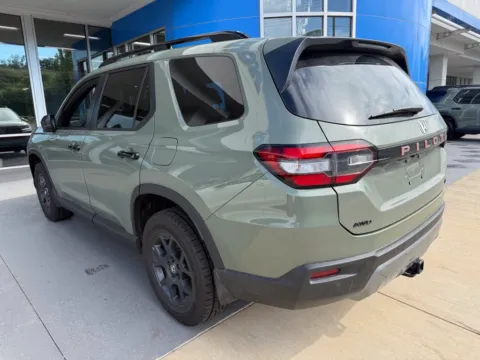 More photos of 2026 Honda Pilot TrailSport at Jay Wolfe Honda, MO