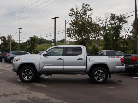 More photos of 2017 Toyota Tacoma TRD Sport at Jay Wolfe Honda, MO