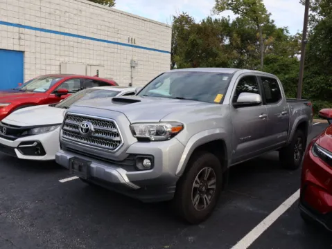 More photos of 2017 Toyota Tacoma TRD Sport at Jay Wolfe Honda, MO
