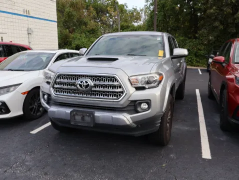 More photos of 2017 Toyota Tacoma TRD Sport at Jay Wolfe Honda, MO