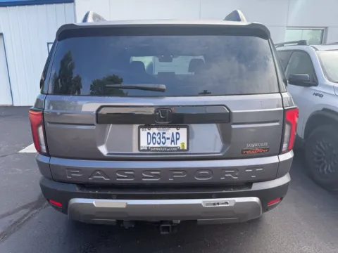 More photos of 2026 Honda Passport at Jay Wolfe Honda, MO