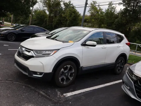 More photos of 2017 Honda CR-V Touring at Jay Wolfe Honda, MO