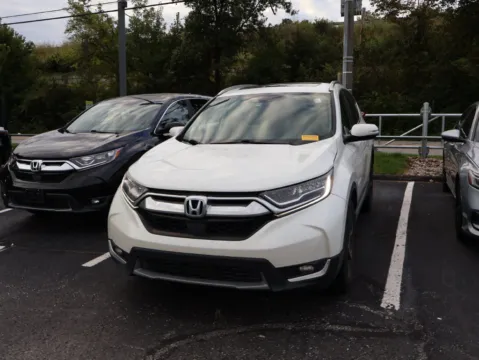 More photos of 2017 Honda CR-V Touring at Jay Wolfe Honda, MO