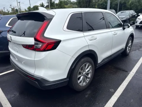 More photos of 2023 Honda CR-V EX at Jay Wolfe Honda, MO