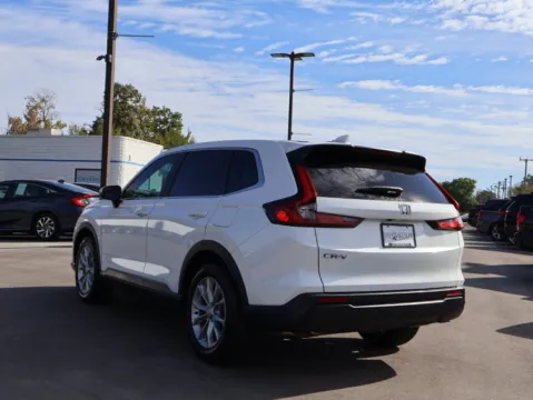 More photos of 2023 Honda CR-V EX at Jay Wolfe Honda, MO