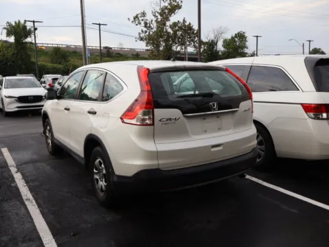 More photos of 2013 Honda CR-V LX at Jay Wolfe Honda, MO