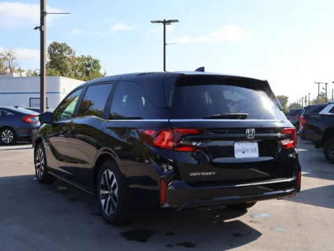 More photos of 2025 Honda Odyssey EX-L at Jay Wolfe Honda, MO