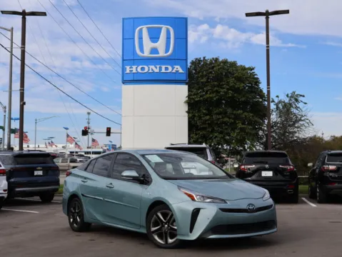 Blue 2020 Toyota Prius Limited for sale in Kansas City, MO