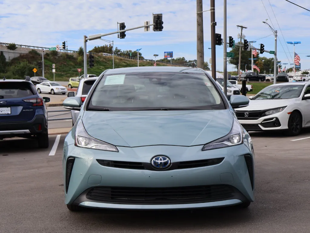 Used 2020 Toyota Prius Limited with VIN JTDKARFU3L3121371 for sale in Kansas City