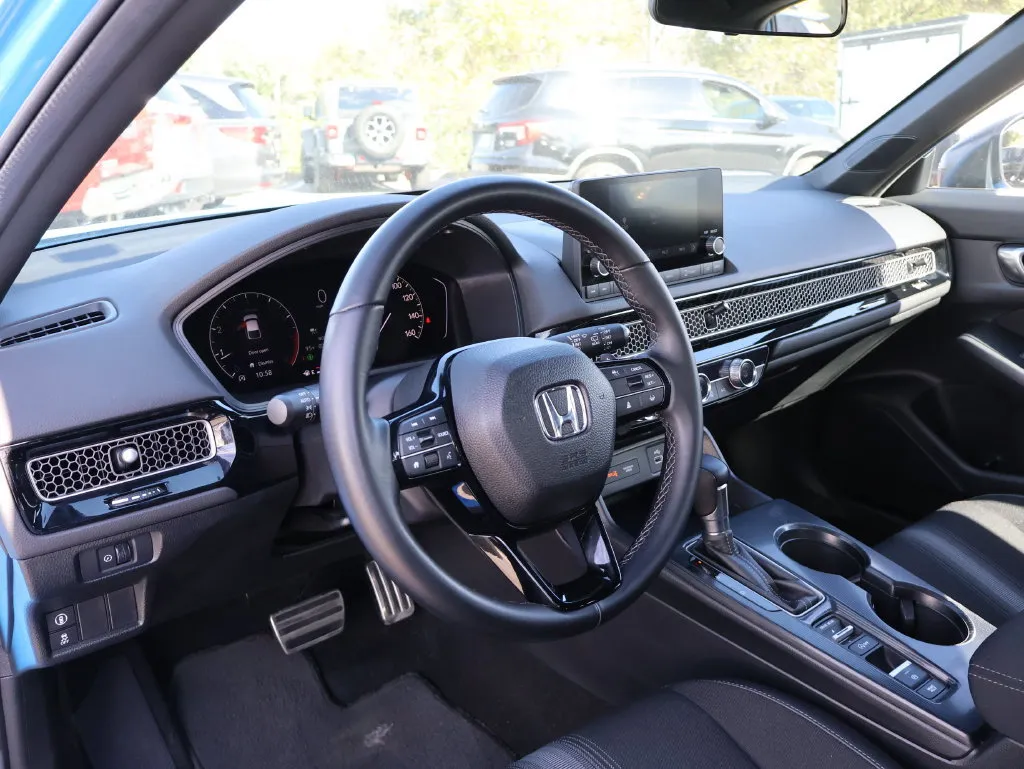 2024 Honda Civic Hatchback Sport - Photo 16