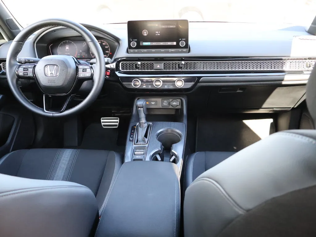 2024 Honda Civic Hatchback Sport - Photo 13