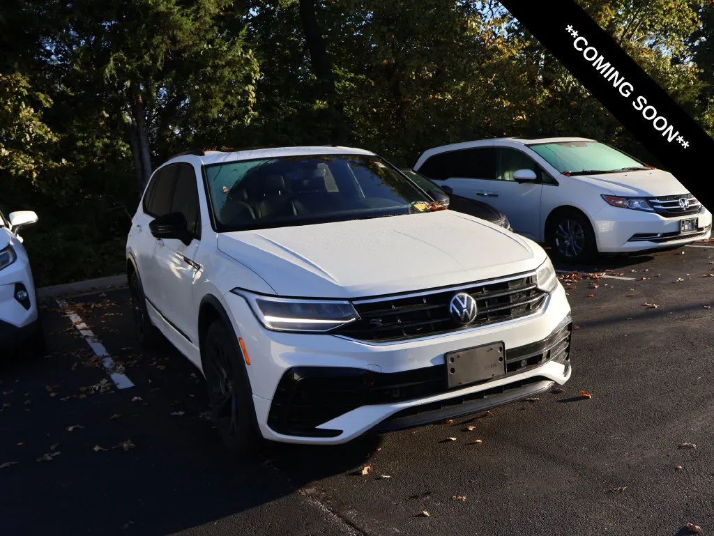 White 2024 Volkswagen Tiguan SE R-Line Black for sale in Kansas City, MO