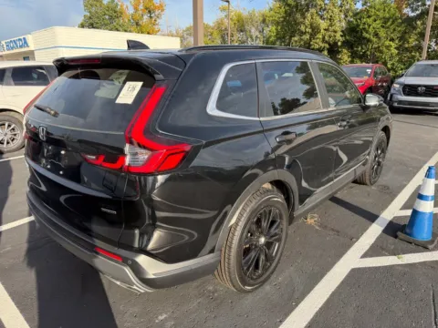 More photos of 2024 Honda CR-V Hybrid Sport Touring at Jay Wolfe Honda, MO