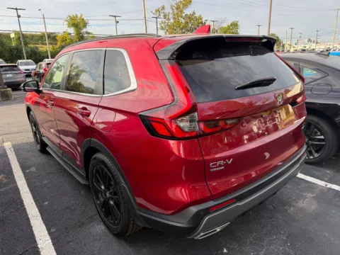 More photos of 2025 Honda CR-V Hybrid Sport Touring at Jay Wolfe Honda, MO