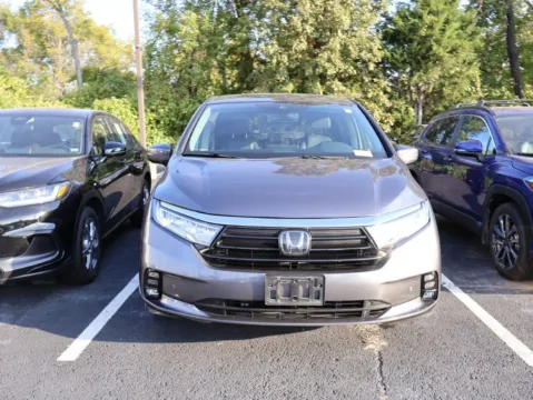 Photos of 2024 Honda Odyssey Touring for sale in Kansas City, MO at Jay Wolfe Honda