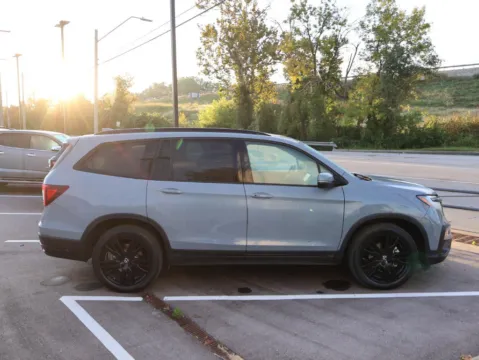 More photos of 2022 Honda Pilot Black Edition at Jay Wolfe Honda, MO