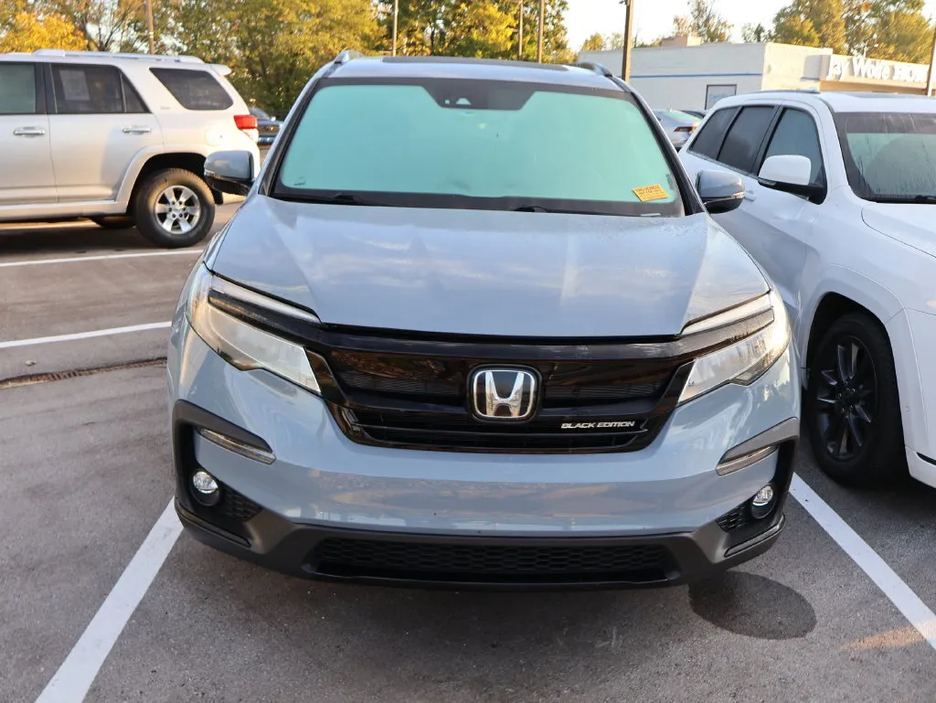 Used 2022 Honda Pilot Black Edition with VIN 5FNYF6H7XNB070507 for sale in Kansas City