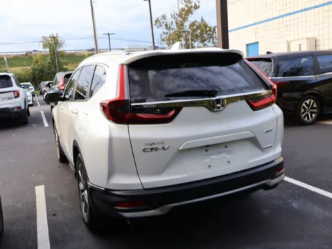 More photos of 2021 Honda CR-V Touring at Jay Wolfe Honda, MO