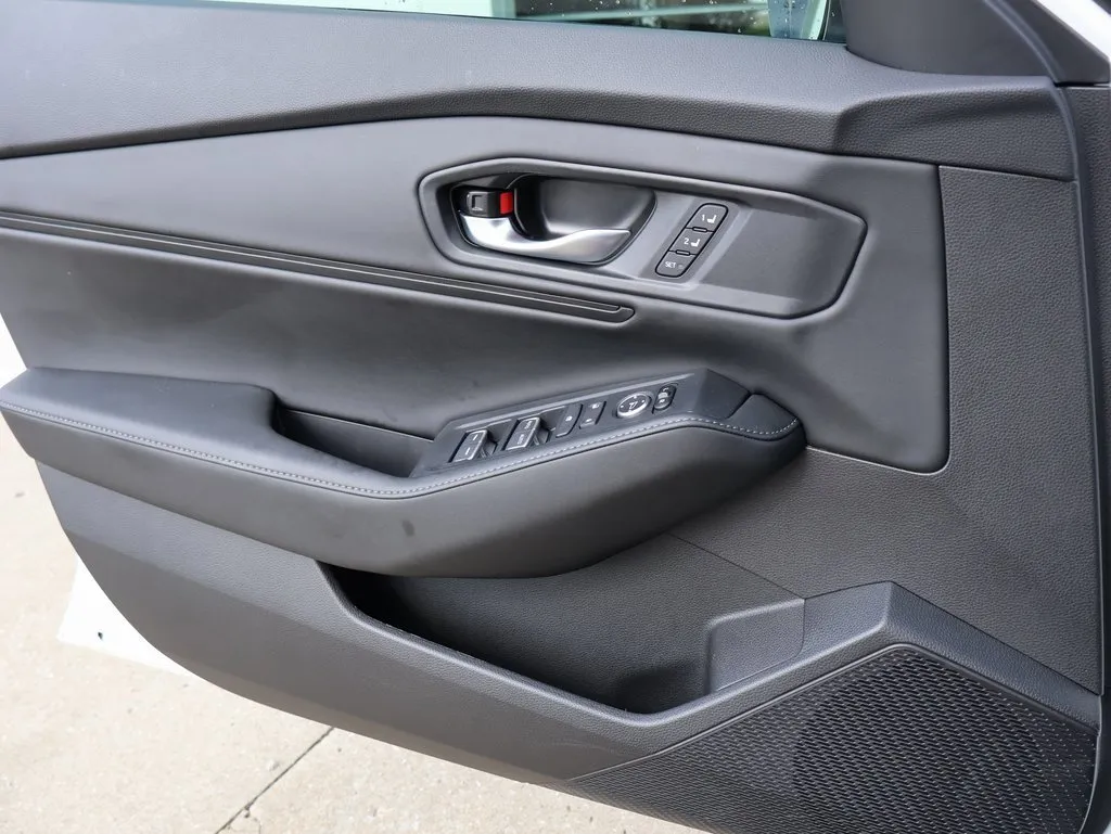 2025 Honda Accord Hybrid Sport-L photo 4