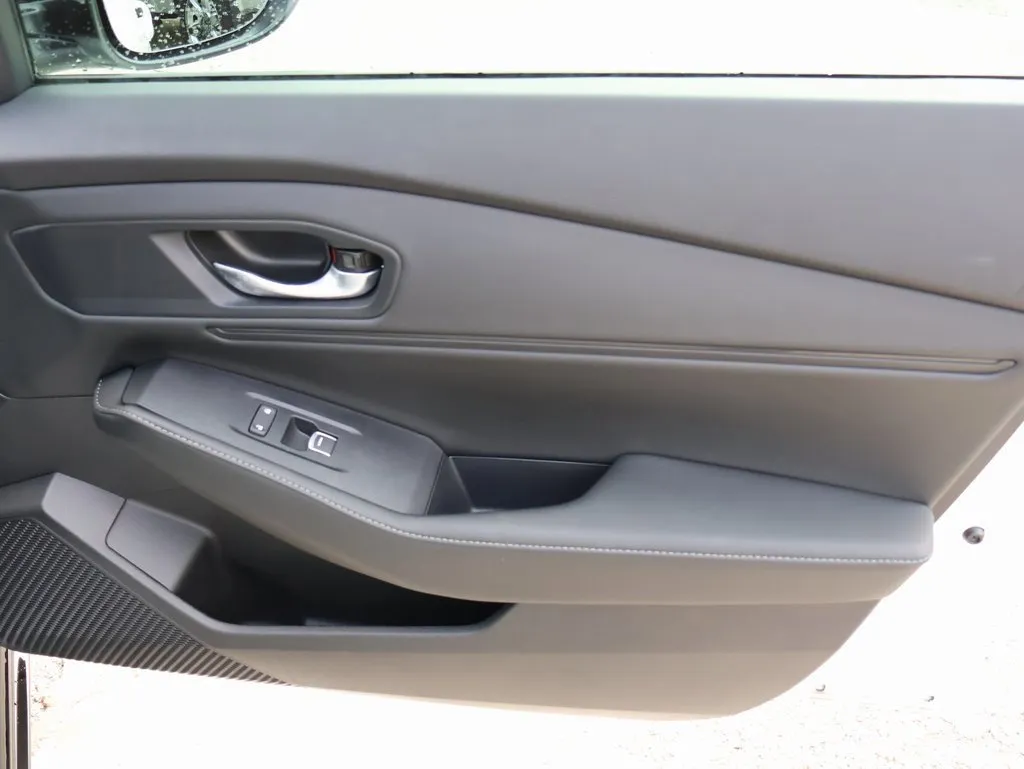 2025 Honda Accord Hybrid Sport-L photo 2