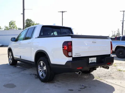 More photos of 2025 Honda Ridgeline RTL at Jay Wolfe Honda, MO