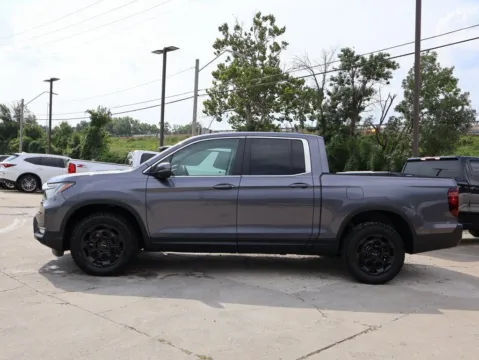 More photos of 2025 Honda Ridgeline RTL+ at Jay Wolfe Honda, MO