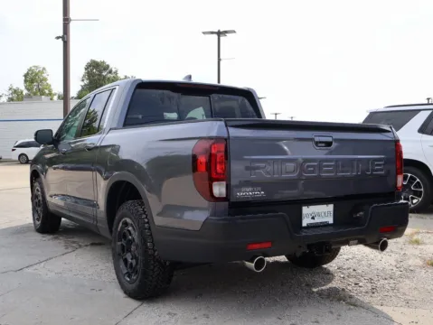 More photos of 2025 Honda Ridgeline RTL+ at Jay Wolfe Honda, MO
