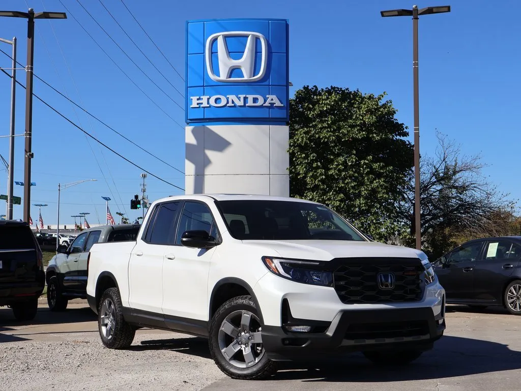White 2025 Honda Ridgeline TrailSport for sale in Kansas City, MO