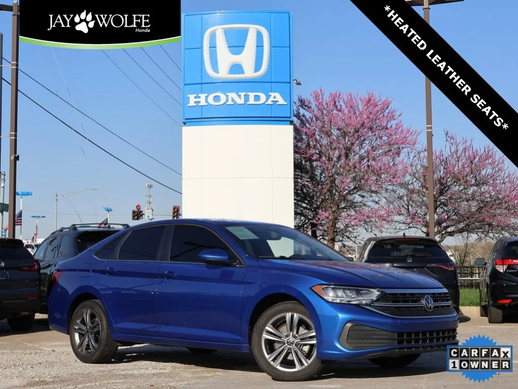 Used 2023 Volkswagen Jetta SE with VIN 3VWEM7BU2PM043312 for sale in Kansas City