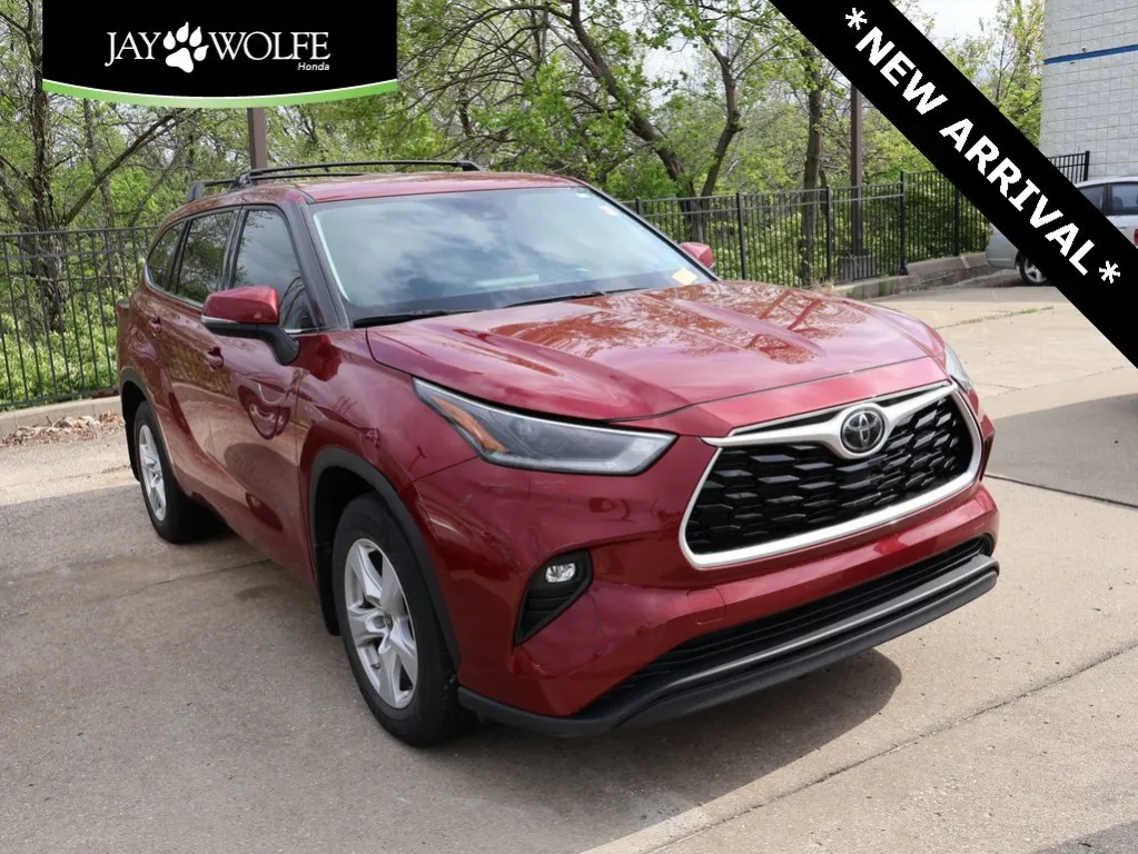 2021 Toyota Highlander LE for sale in Kansas City, MO