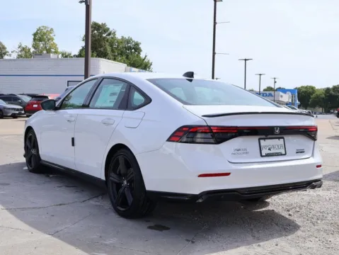 More photos of 2025 Honda Accord Hybrid Sport-L at Jay Wolfe Honda, MO