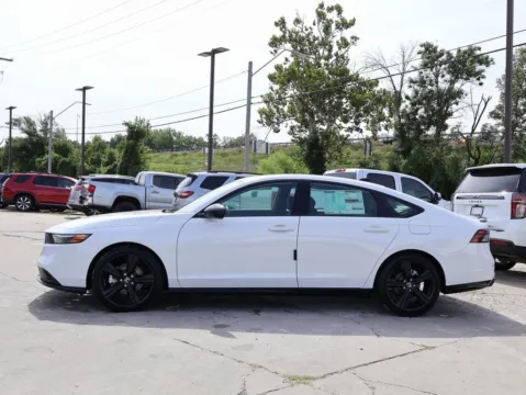 More photos of 2025 Honda Accord Hybrid Sport-L at Jay Wolfe Honda, MO