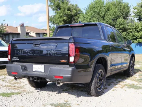 More photos of 2025 Honda Ridgeline TrailSport+ at Jay Wolfe Honda, MO