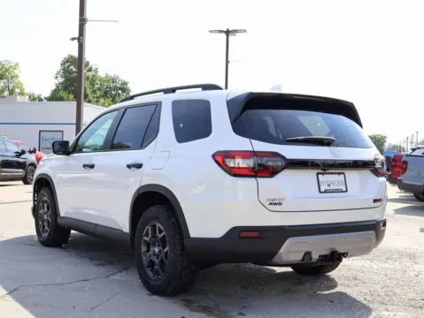 More photos of 2025 Honda Pilot TrailSport at Jay Wolfe Honda, MO