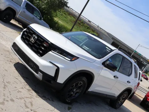 Another view of 2025 Honda Pilot TrailSport for sale in Kansas City, MO at Jay Wolfe Honda