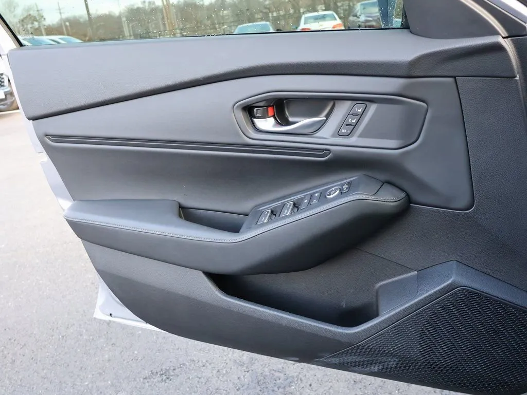 2025 Honda Accord Hybrid Sport-L - Photo 29