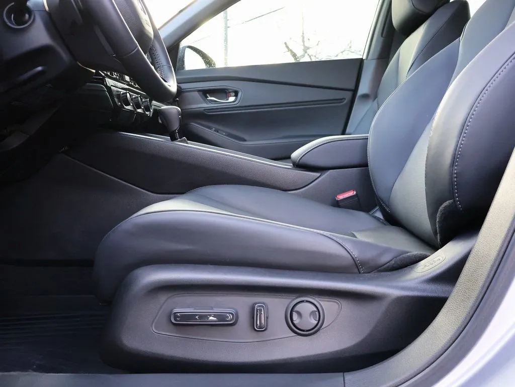 2025 Honda Accord Hybrid Sport-L - Photo 30