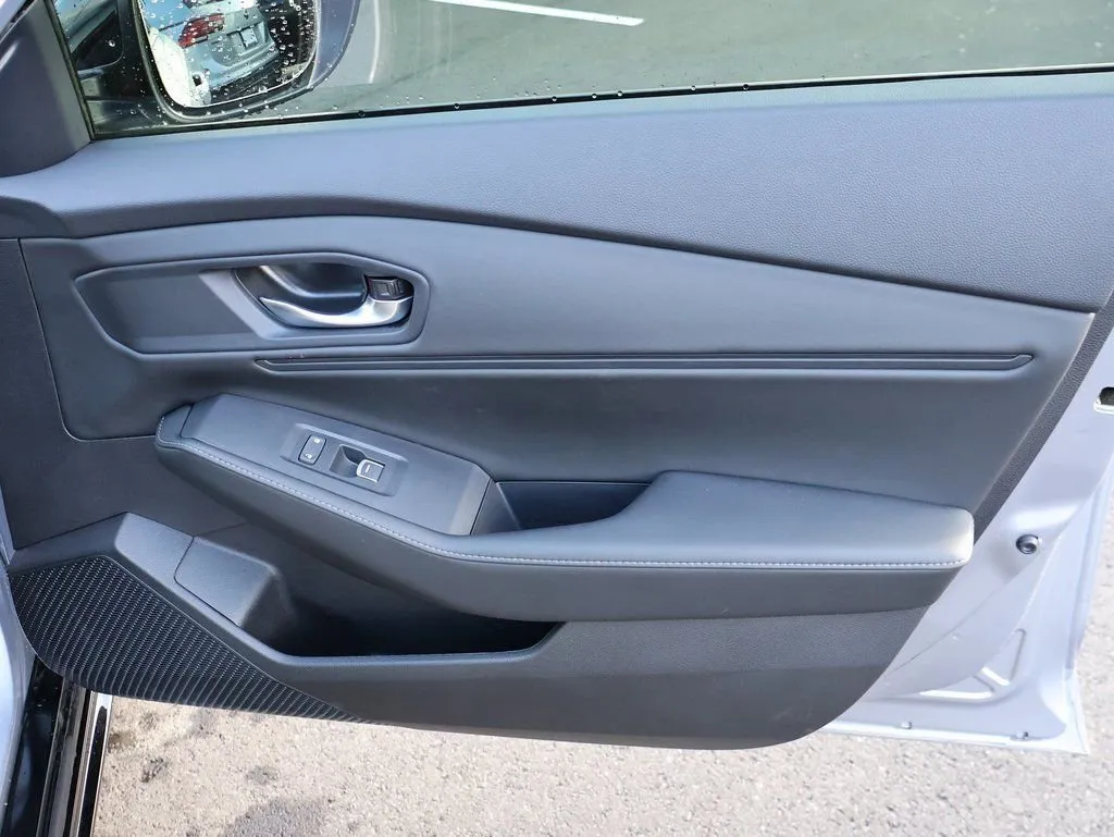 2025 Honda Accord Hybrid Sport-L - Photo 11