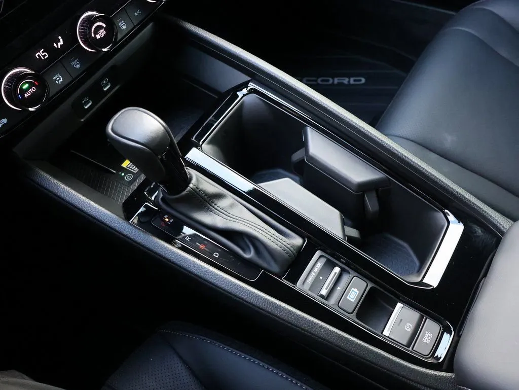 2025 Honda Accord Hybrid Sport-L - Photo 23