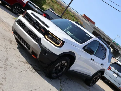 Another view of 2026 Honda Passport TrailSport Elite for sale in Kansas City, MO at Jay Wolfe Honda