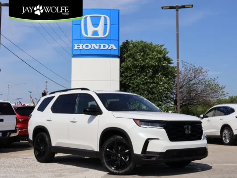 White 2025 Honda Pilot Black Edition for sale in Kansas City, MO